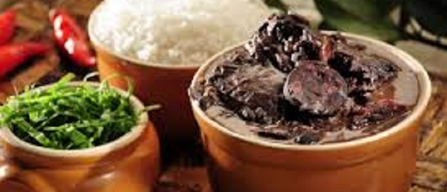 imagem de uma feijoada em cumbucas