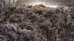 tecidos desfibrados para confecção de cobertores como os que serão doados pelo Magalu