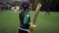 imgem de jogo de cricket visto por trás da rebatedora