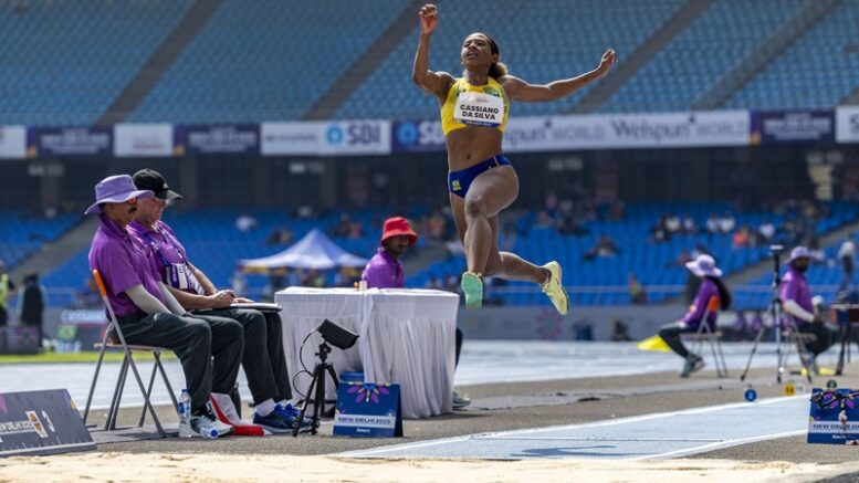 Salto da paulista Zileide Cassiano, no mundial paralimpico em Nova Déli