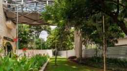 imagem de jardim na entrada da futura estação Vila Cordeiro, da linha 17-Ouro
