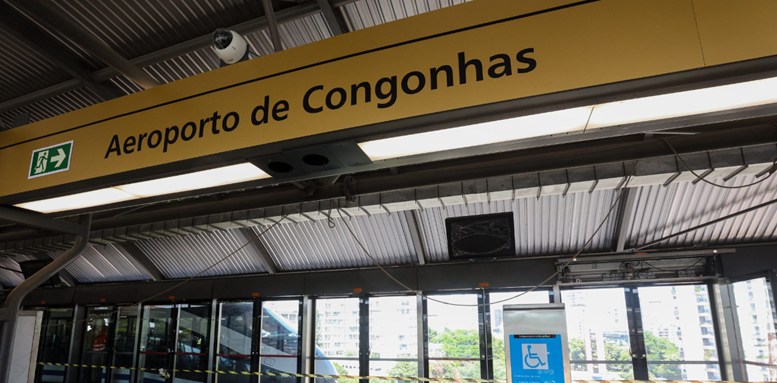 imagem interna da estação aeroporto de congonhas do monotrilho