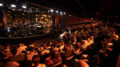 Imagem da plateia do teatro franco zampari e músicos no palco